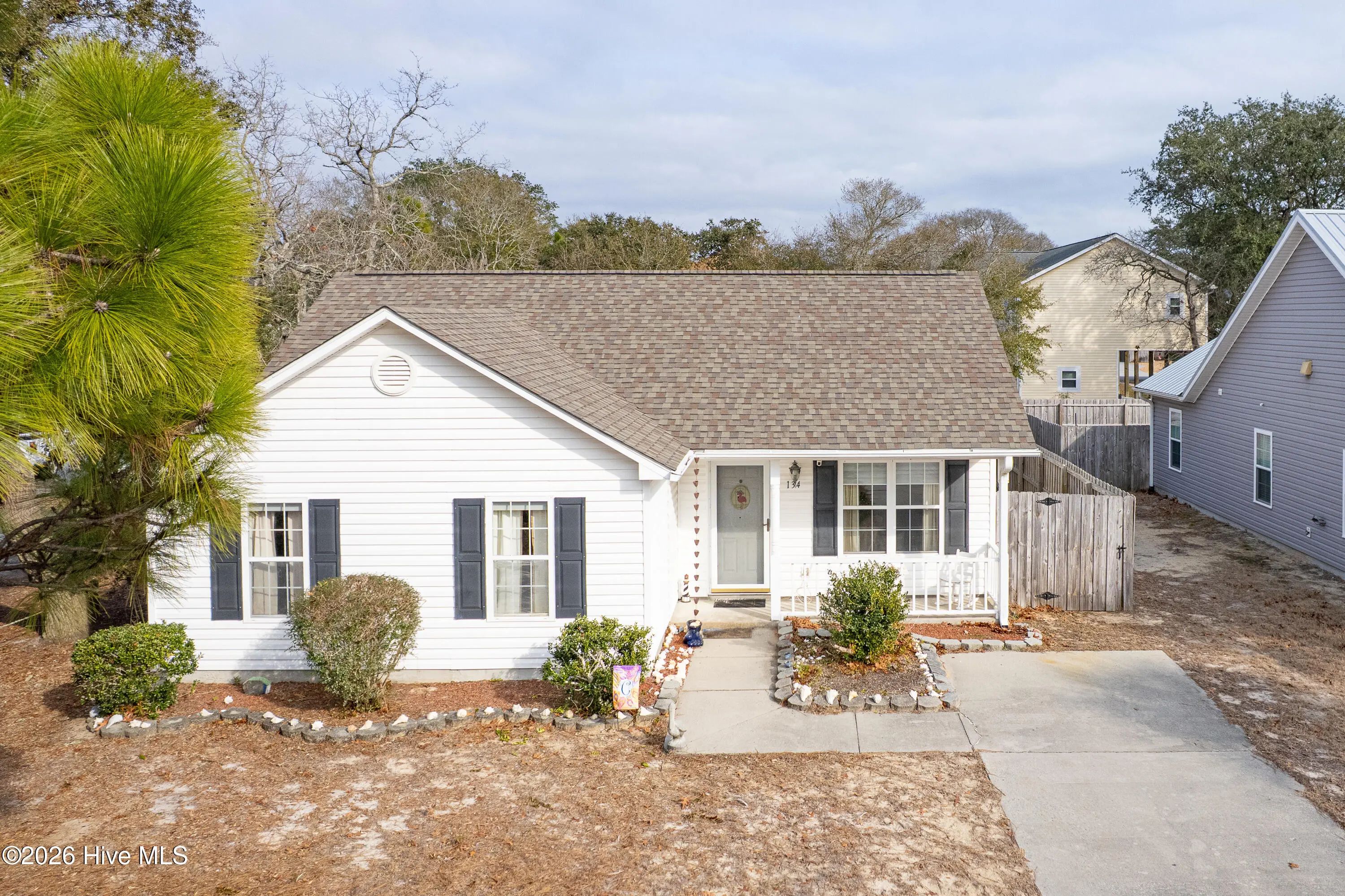 134 Ne 7th Street, Oak Island