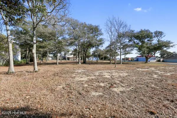 2 Ne 48th Street, Oak Island