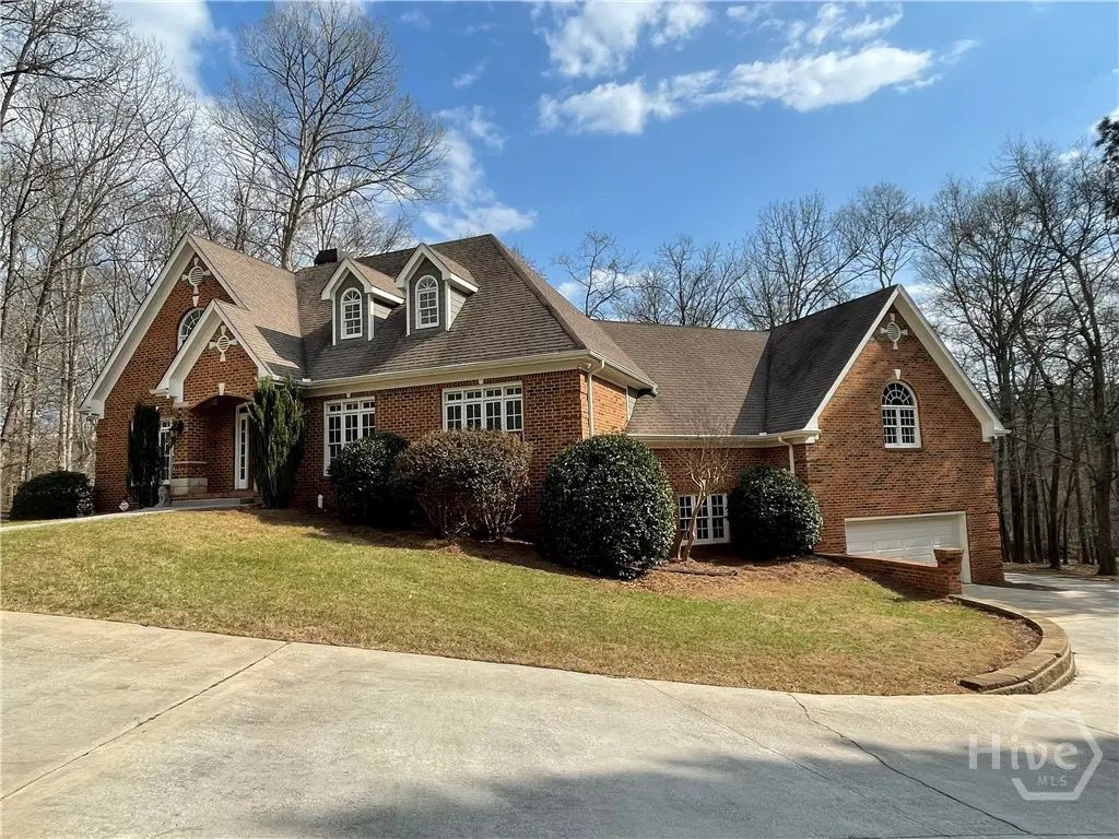 1171 River Run, Bishop