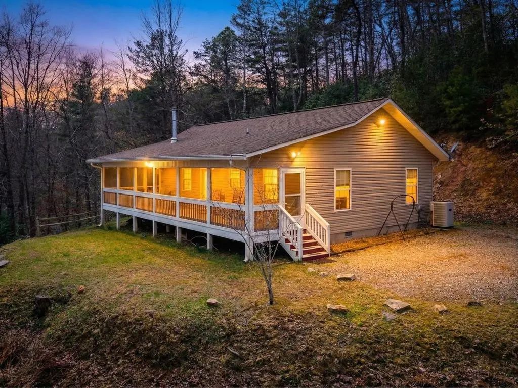 145 Raymond Wilson Road, Topton