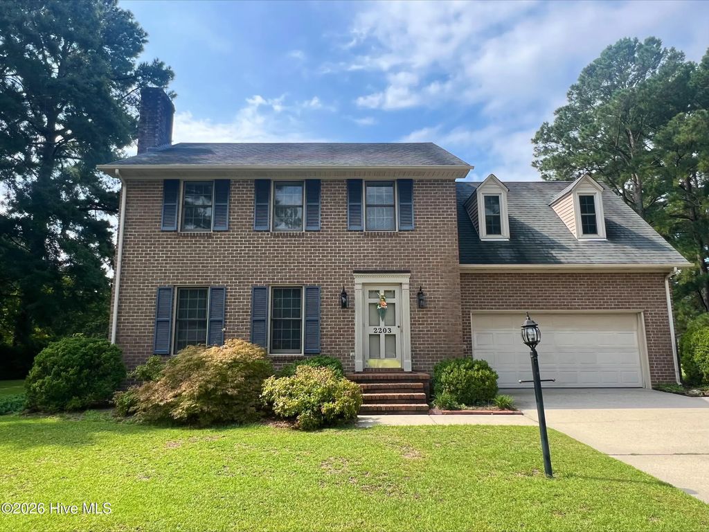 2203 Acorn Circle, Kinston