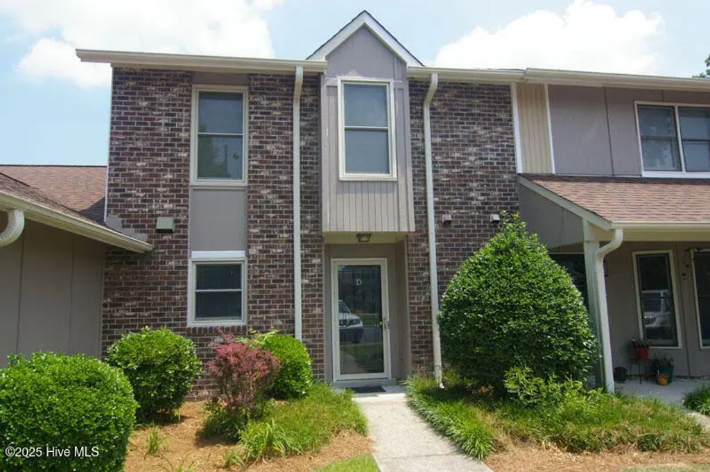 2069 Quail Ridge Road D, Greenville