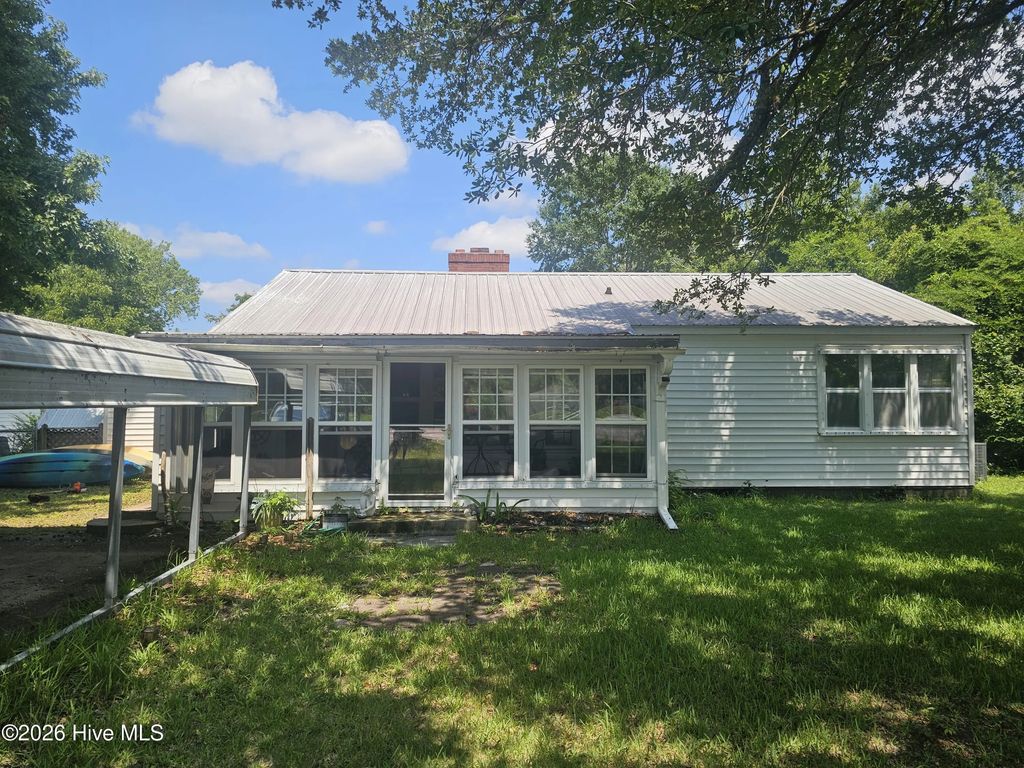 8248 Highway 70, Newport