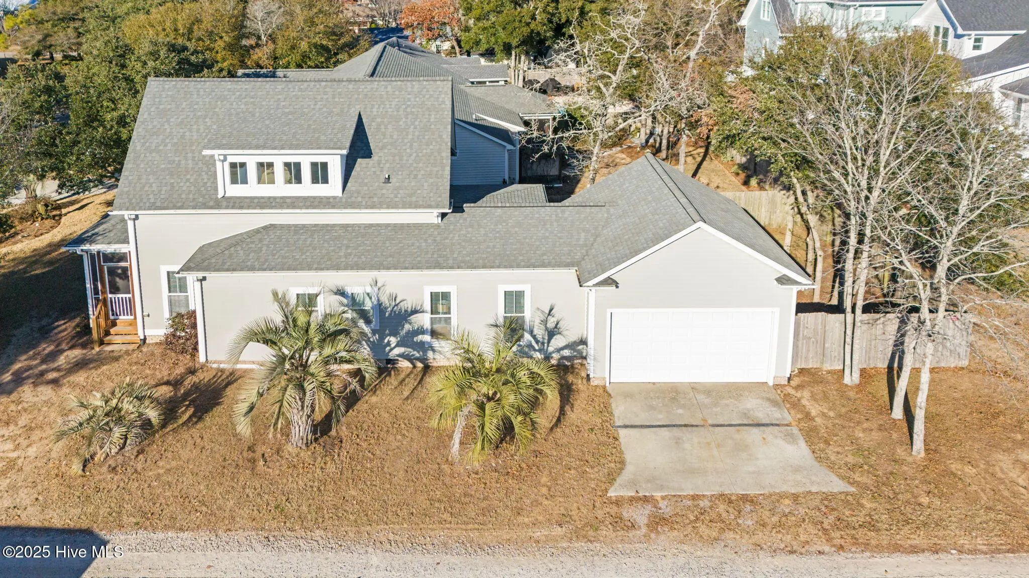 102 Ne 63rd Street, Oak Island