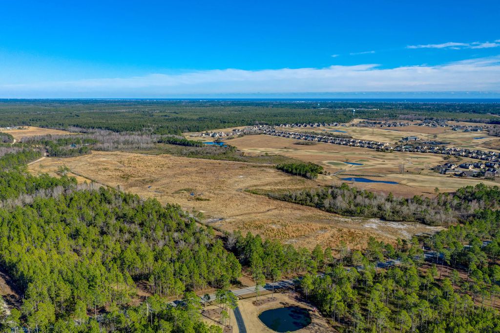 890 Wolf Pond Road, Hampstead