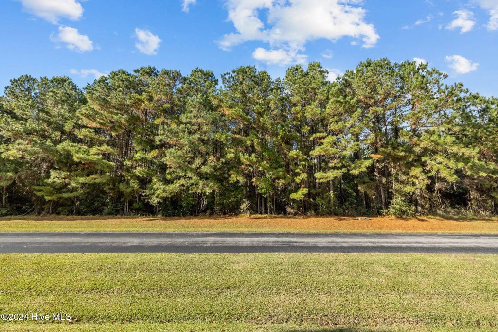 135 Garbacon Drive, Beaufort