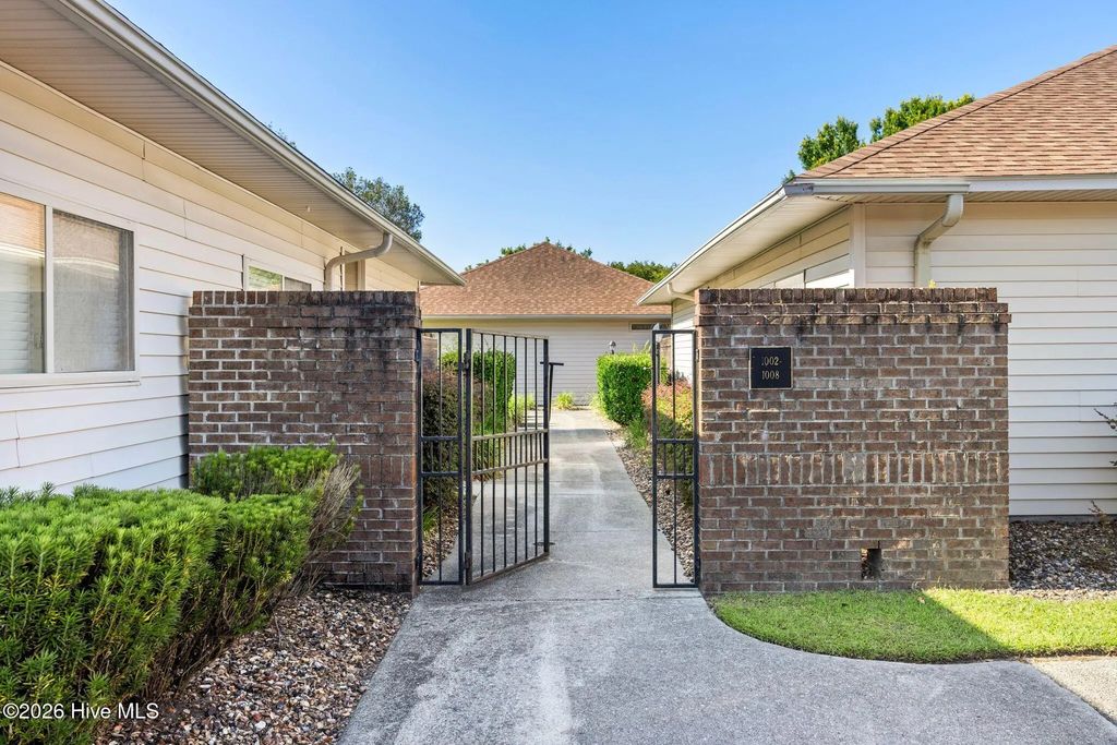 1002 Summerlin Falls Court, Wilmington