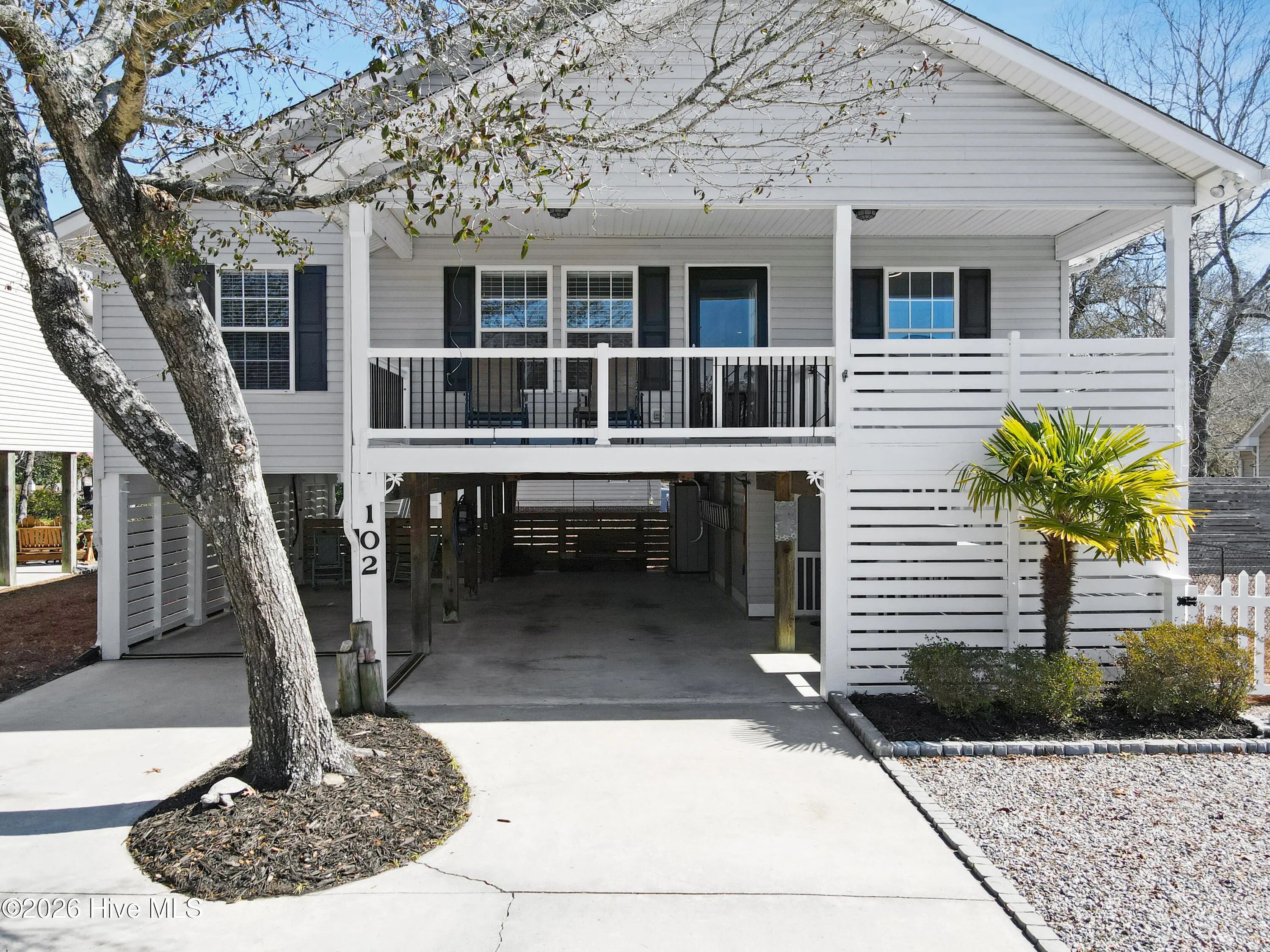 102 Ne 21st Street, Oak Island