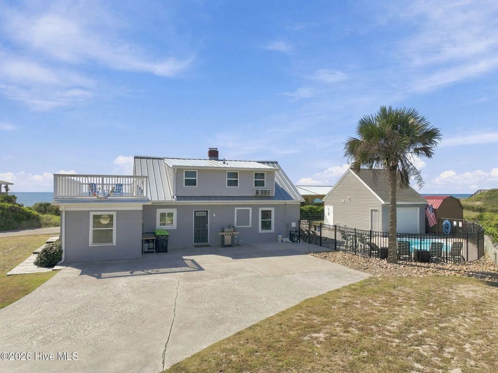 203 Hoffman Beach Road, Salter Path