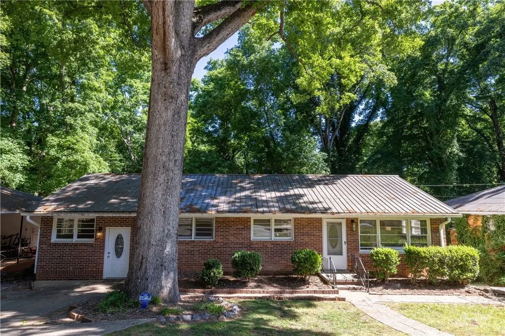 583 Woodland Hills, Athens
