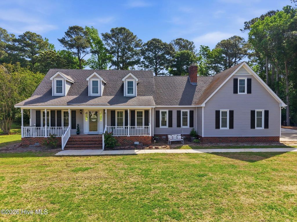 3163 Fox Run Circle, Kinston