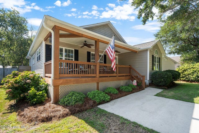 126 Nw 5th Street, Oak Island