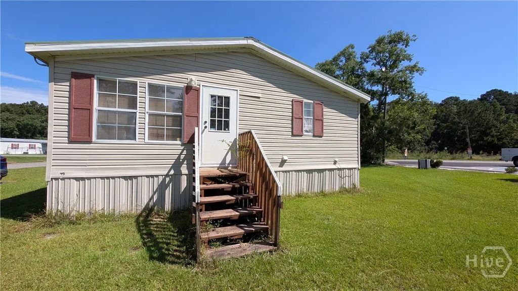 159 Village Drive, Garden City