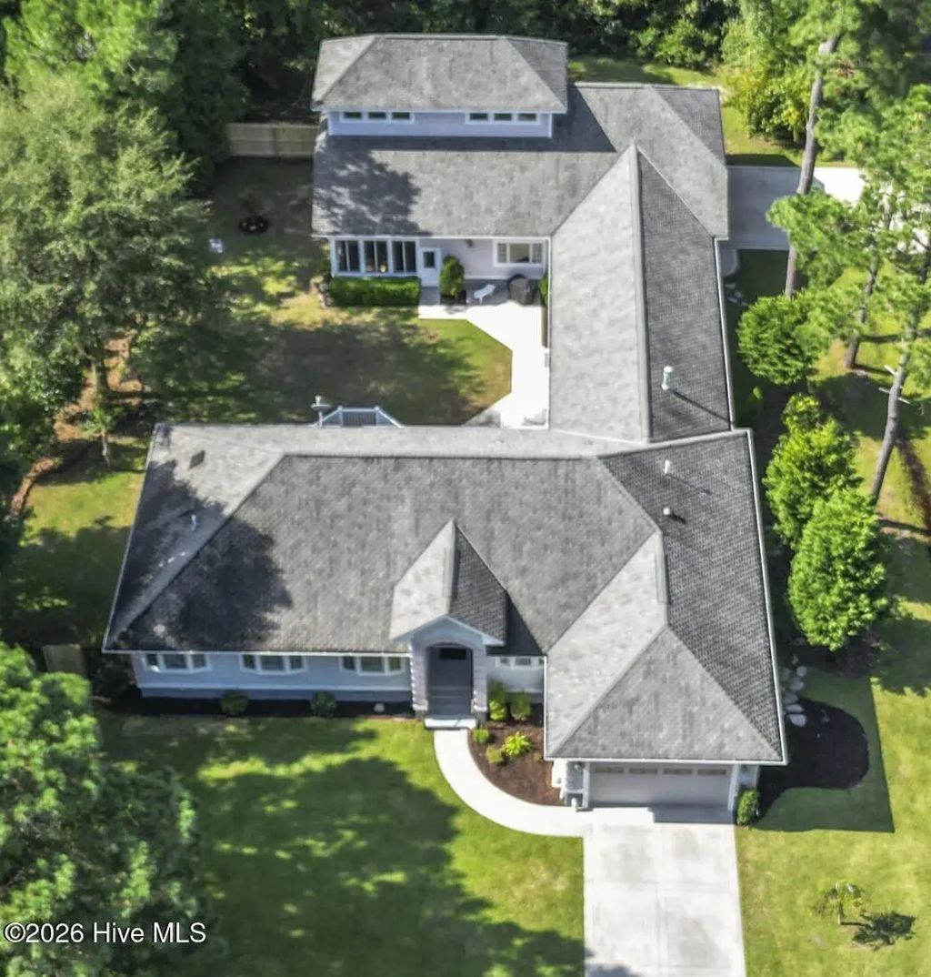 147 Pine Needle Drive, Hampstead