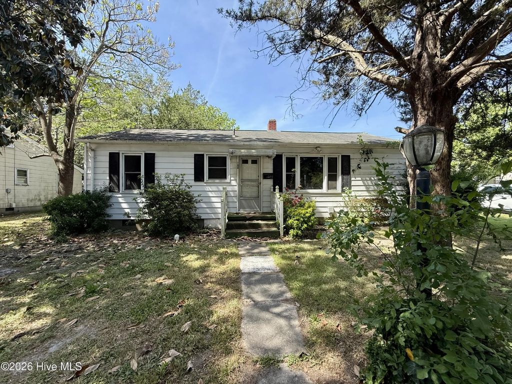 100 Plymouth Street, Williamston