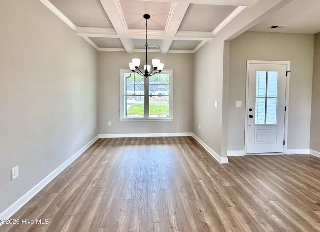 3731 Chatsworth Drive, La Grange