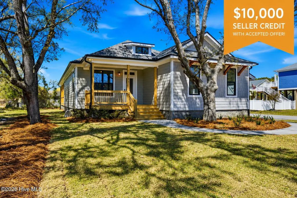 141 Ne 39th Street, Oak Island