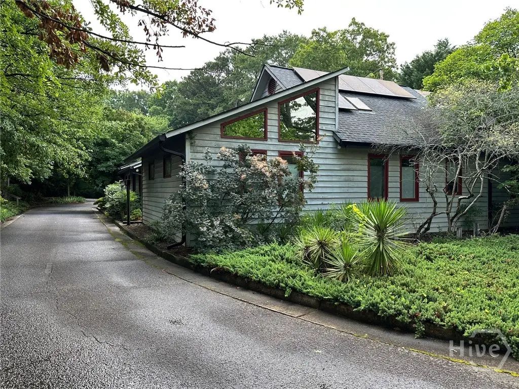 2080 Prince Avenue, Athens