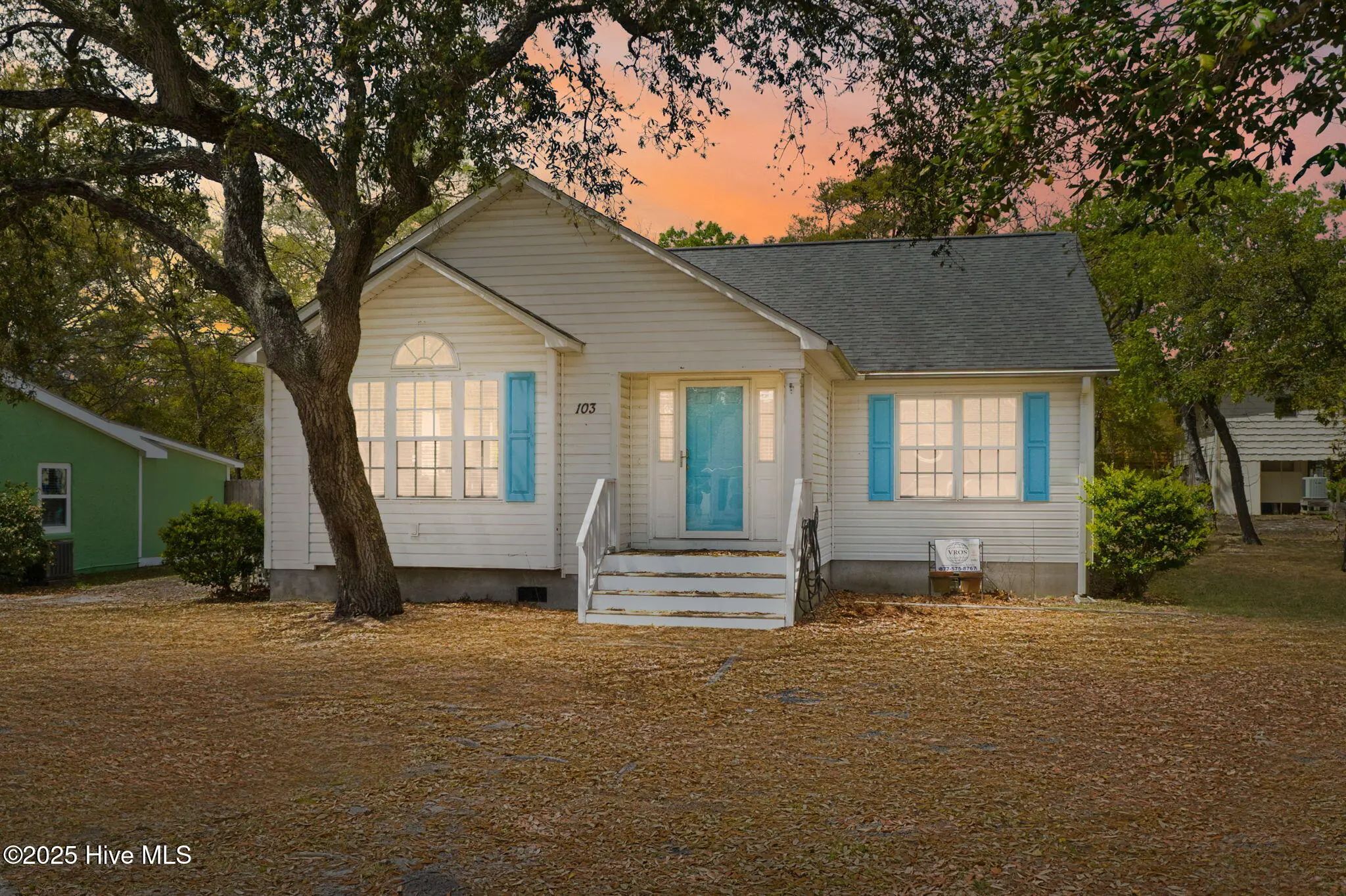 103 Ne 5th Street, Oak Island
