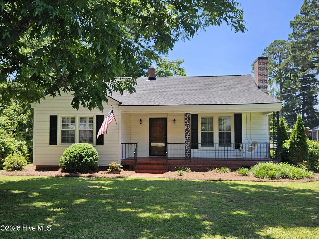 207 Stewart Avenue, Clinton