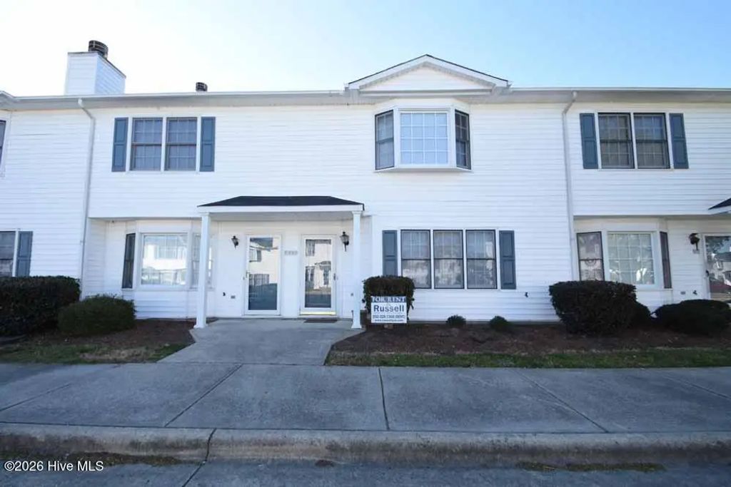 3828 Sterling Pointe Drive O5, Winterville