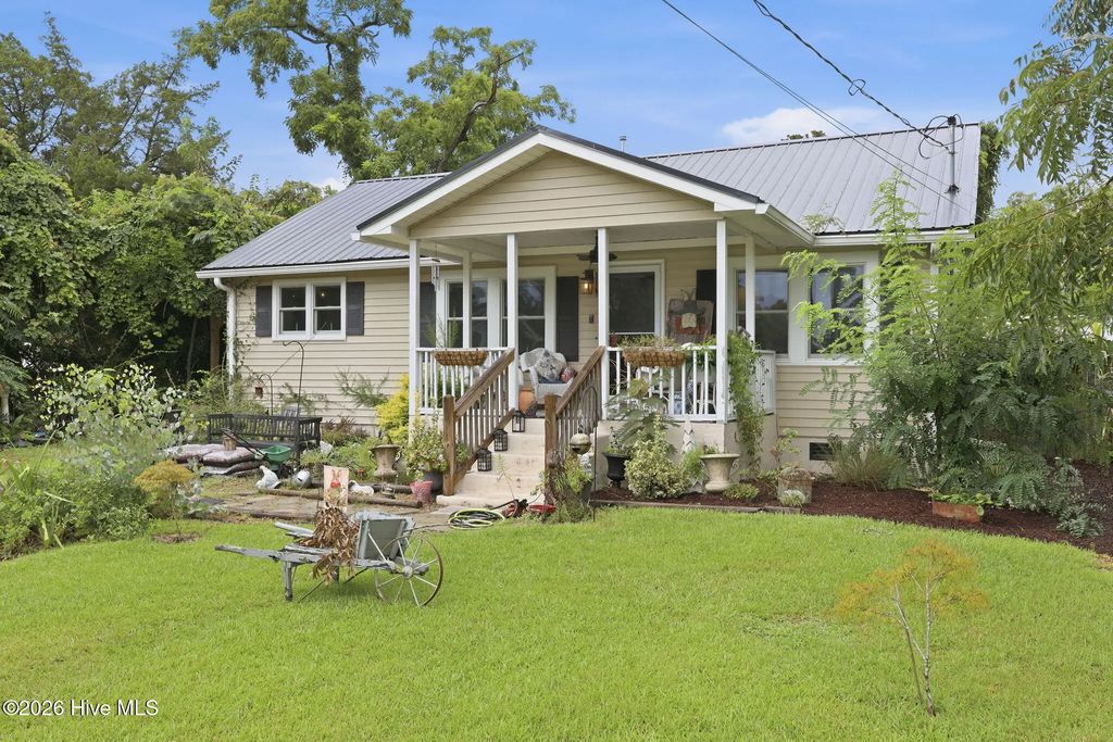 102 Ellington Street, New Bern