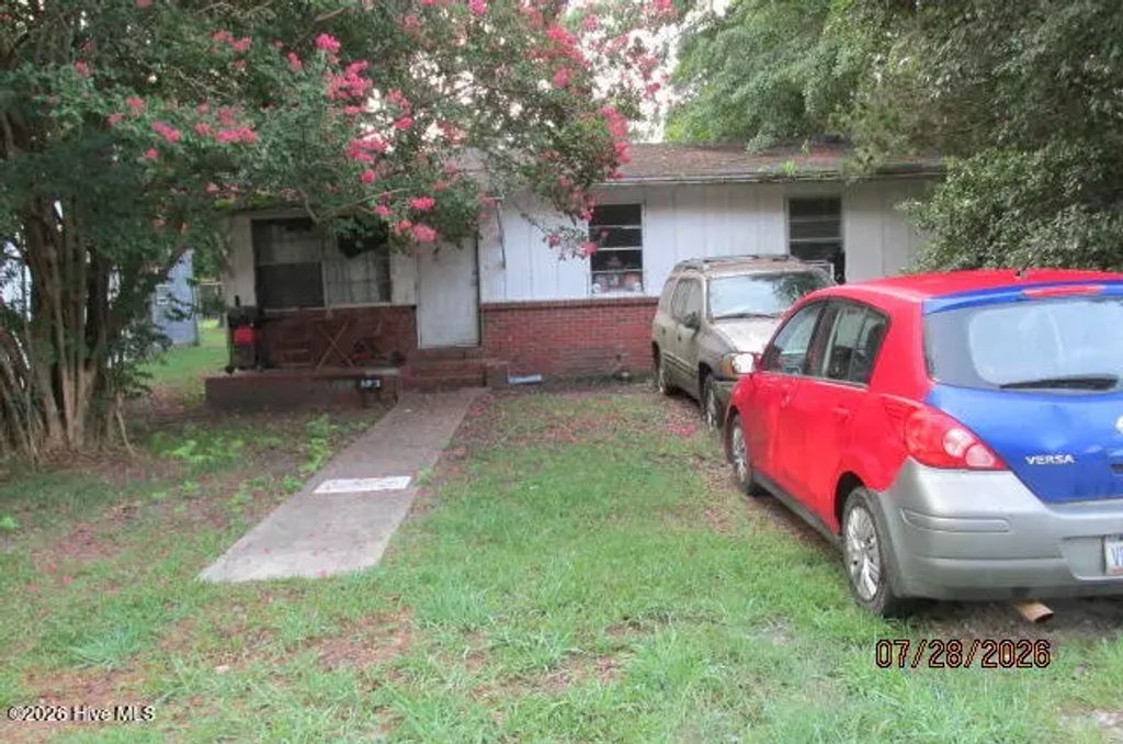 2304 North Street, Lumberton