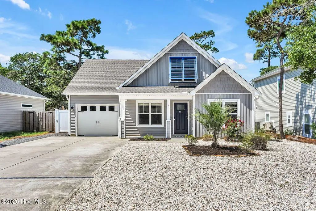 127 Ne 15th St, Oak Island