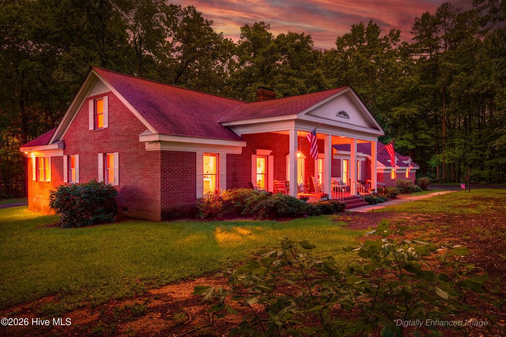 1595 North Moore Road, Robbins