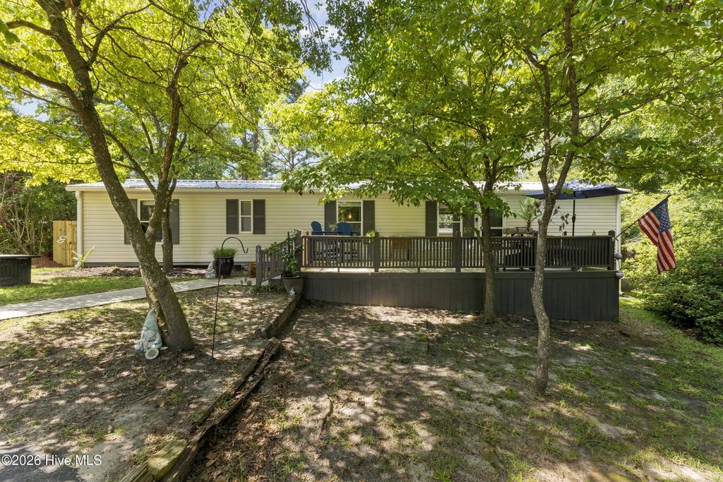 303 Buck Drive, Hampstead