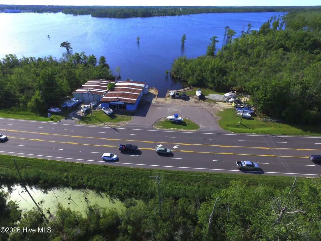 340 158 Us Causeway W, Camden