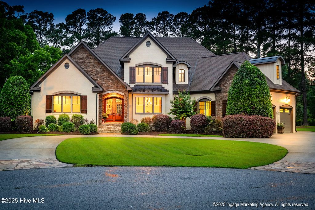 2900 Groveland Drive, Greenville