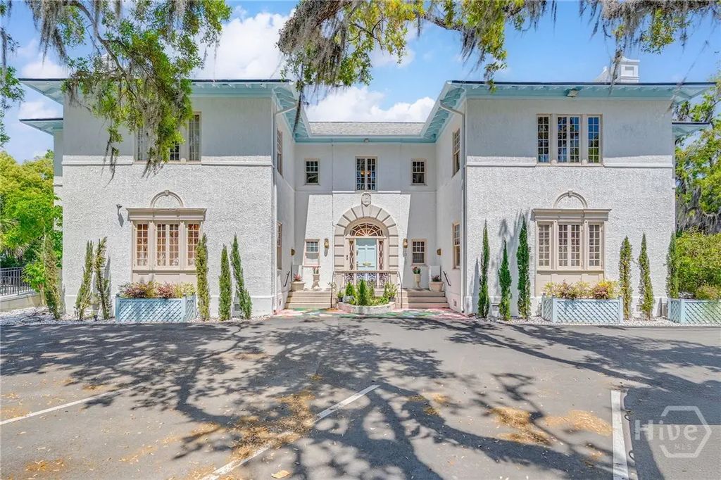 1010 E Victory Drive D, Savannah
