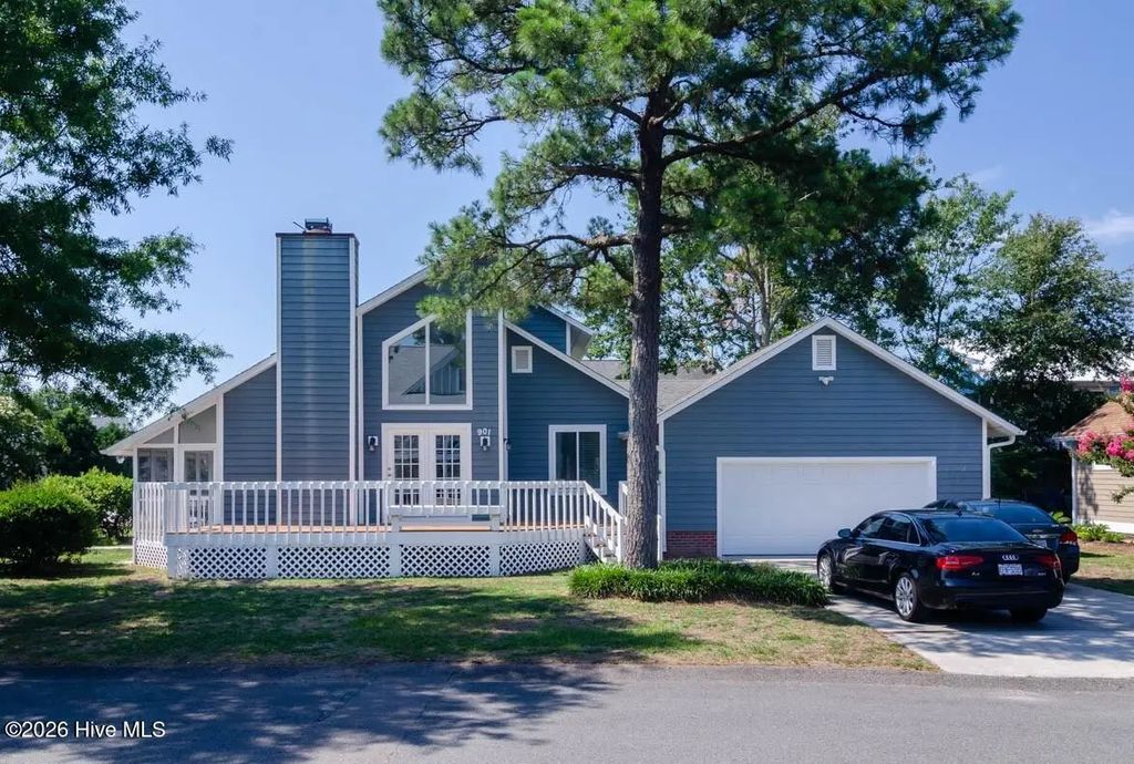 901 Seafarer Drive, Carolina Beach