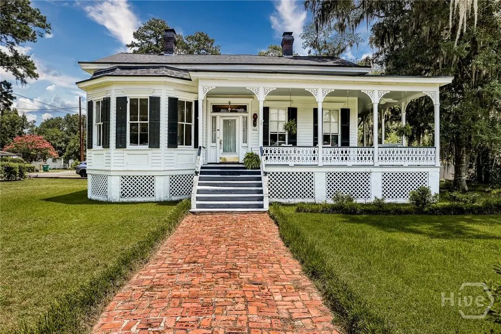 608 Pine Street, Guyton