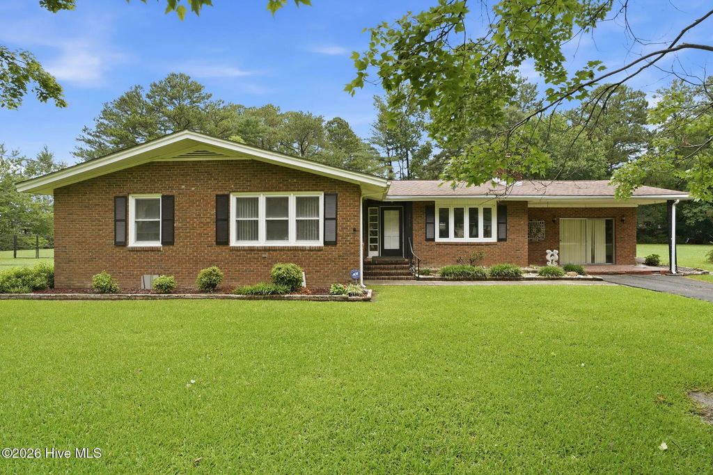 3615 Longleaf Drive Ne, Elm City
