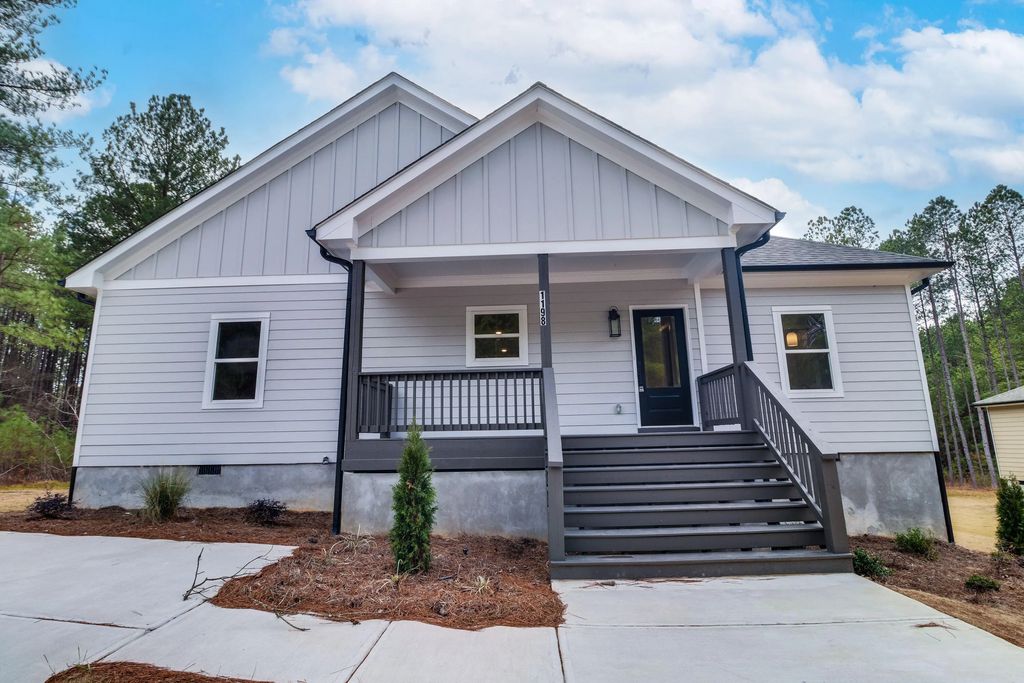 1198 Sunset Cove, Lincoln