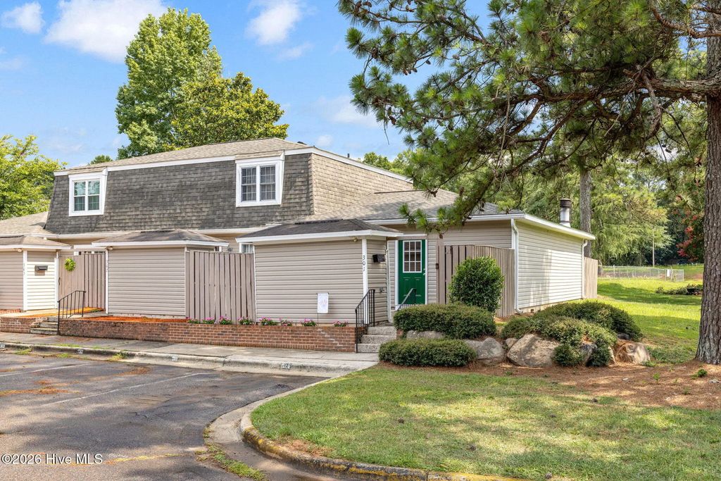 301 Vancouver Road, North Augusta