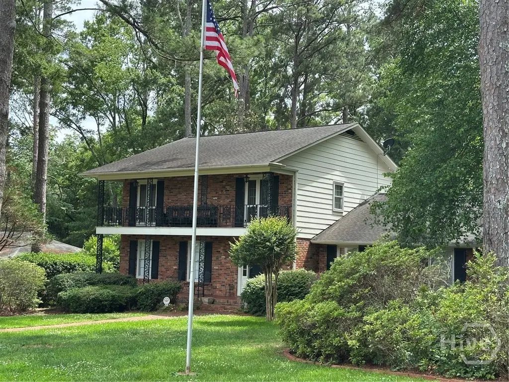 810 Stewart Avenue, Union Point