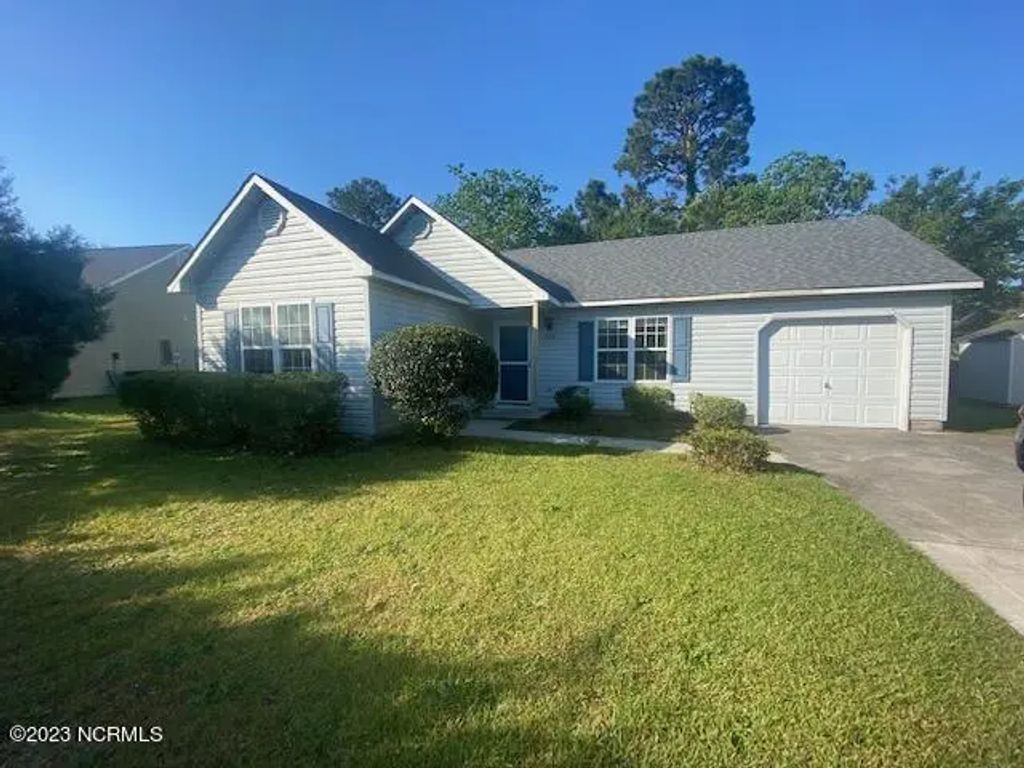 4914 Pin Oak Drive, Wilmington