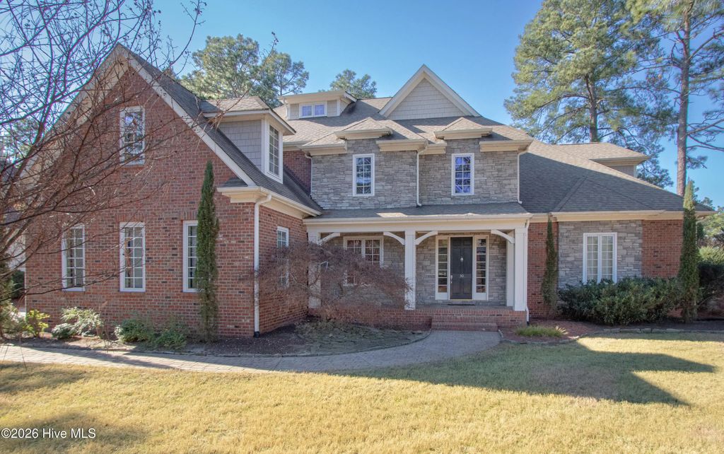 30 Spring Valley Court, Pinehurst