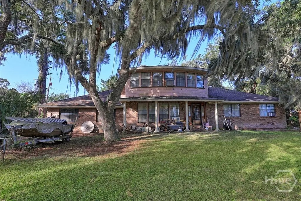 302 E Point Drive, Savannah