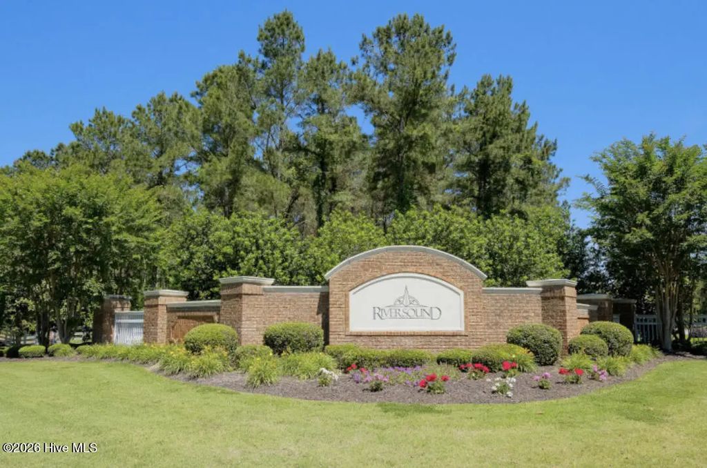 312 Plumtree Circle, Edenton