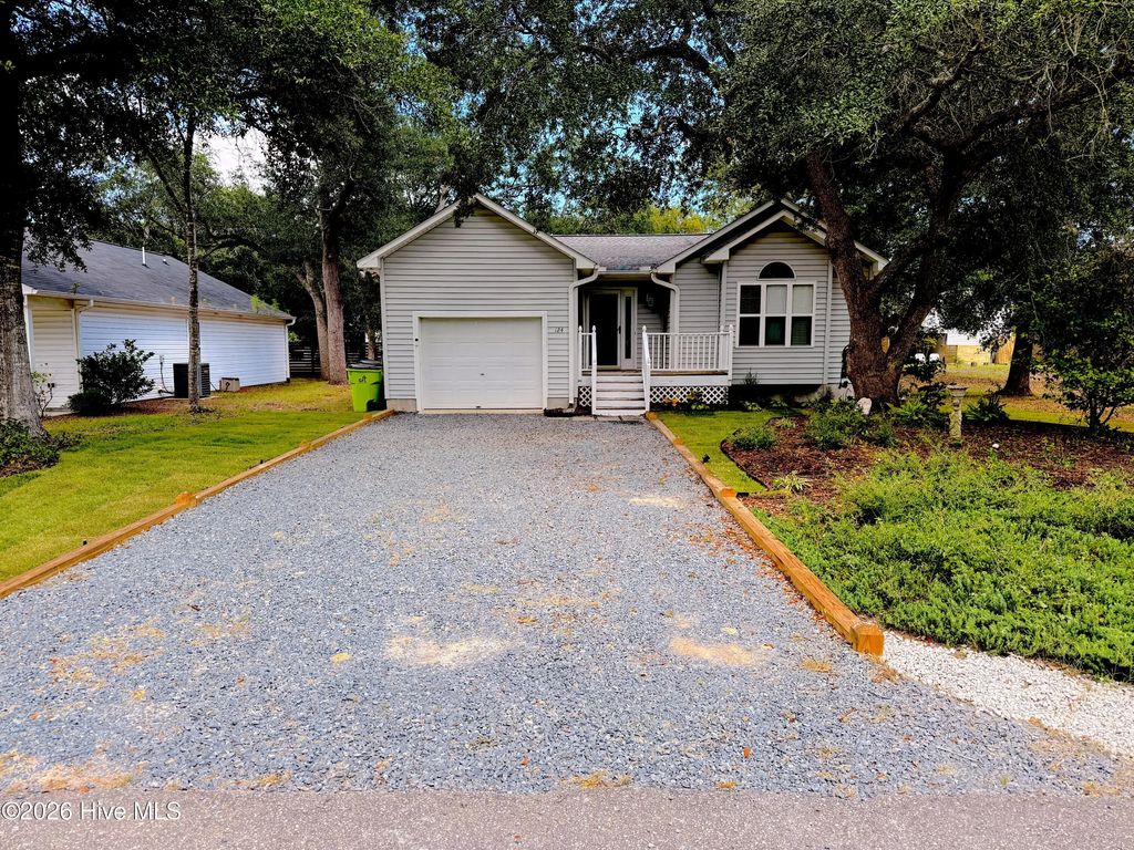 124 Nw 8th Street, Oak Island