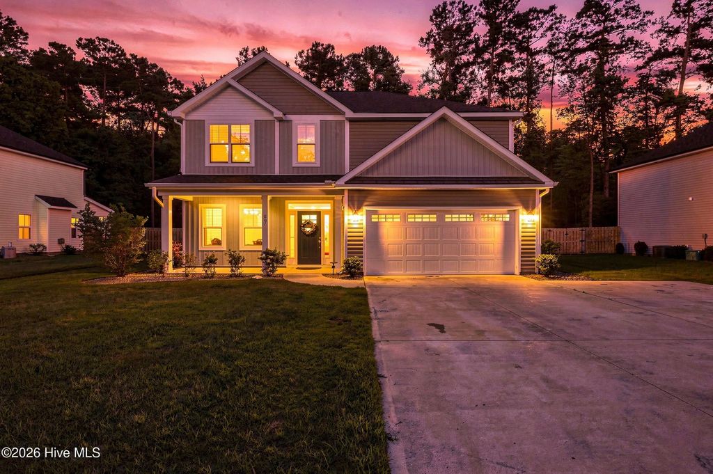807 E Fremont Street, Burgaw