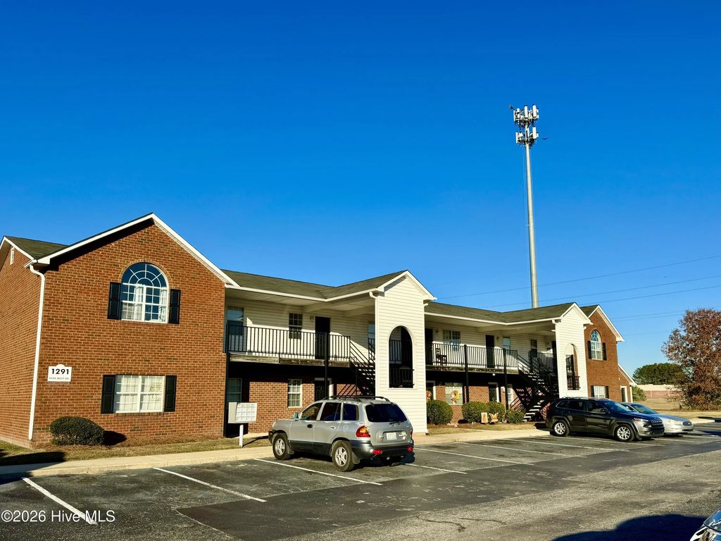 1287 Park West Drive 5, Greenville