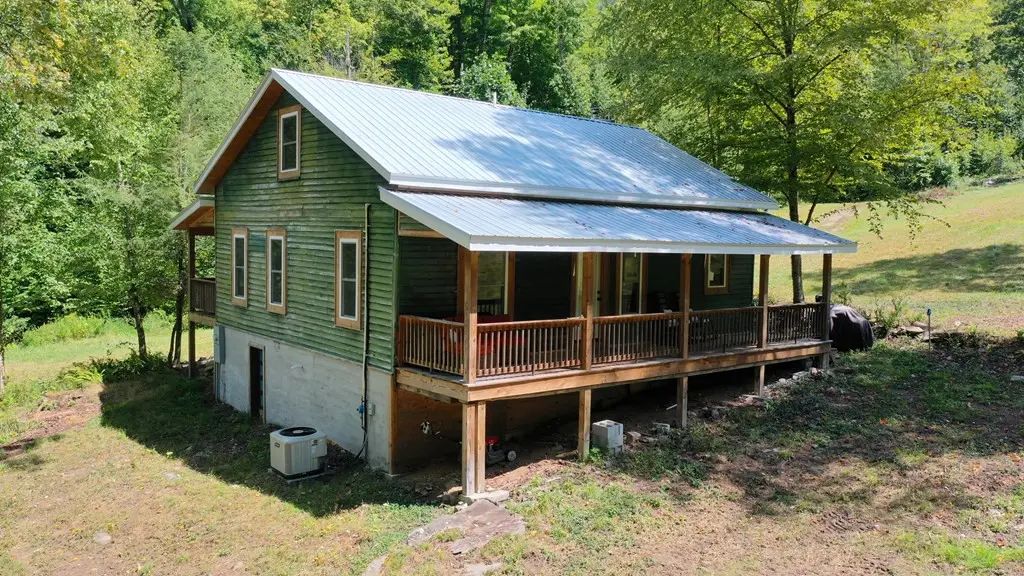 575 Vestal Cochran Road, Nantahala