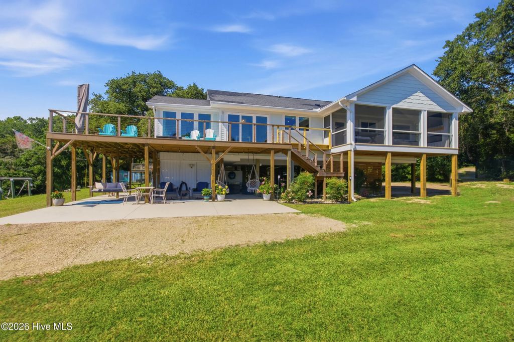 210 Upchurch Drive, Newport