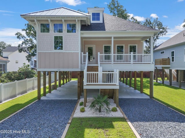 170 Ne 31st Street, Oak Island