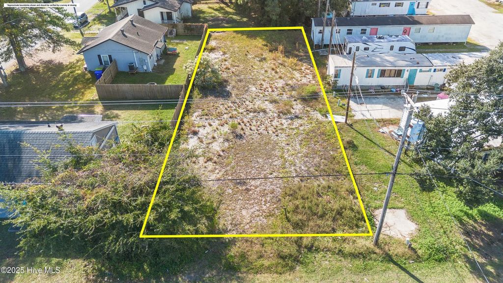 1205 N Howe Street, Southport